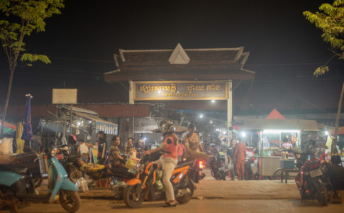 カンボジアのローカルマーケット