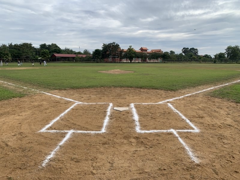 カンボジアの野球場