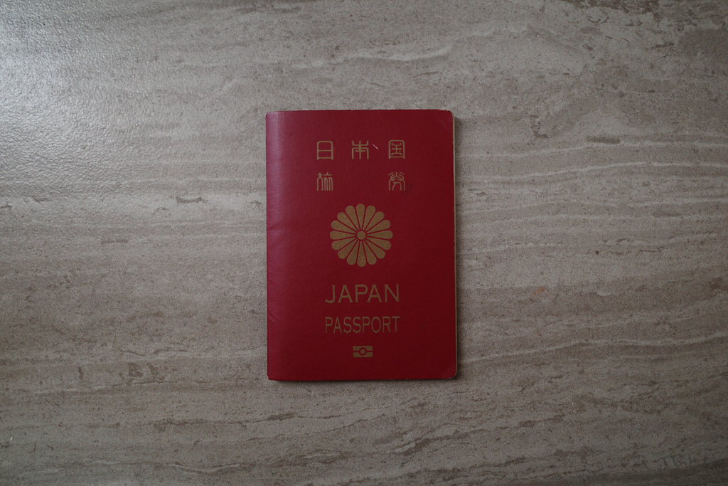 ビザ更新のためのパスポート