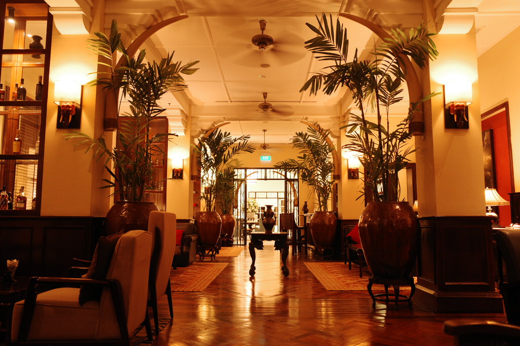Raffles Grand Hotel d'Angkor（ラッフルズ グランド ホテル ダンコール）のバーの客室内