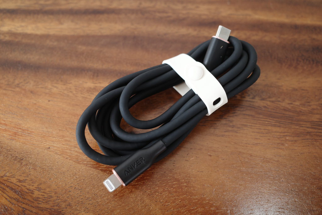 Anker PowerLine Ⅲ Flow USB-C&ライトニングケーブル
