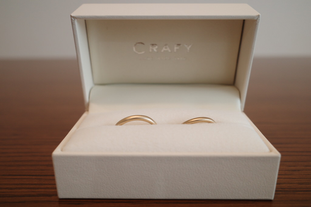 CRAFYの指輪と箱